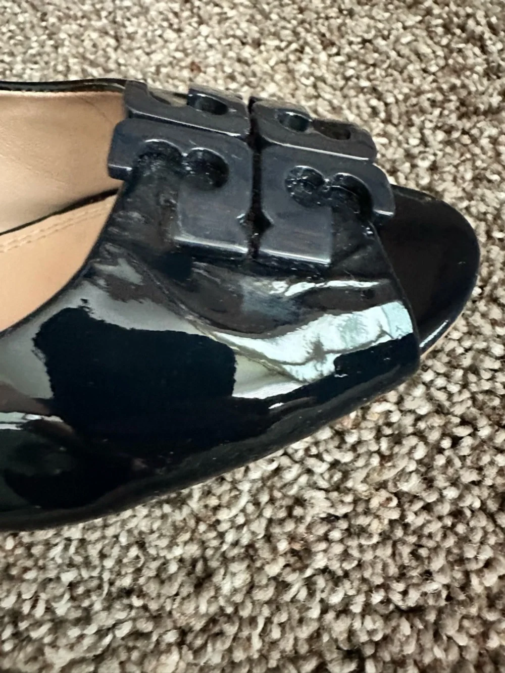 Tory Burch Lowell Black Patent Leather Peep Toe Wedge Heels Size 8.5